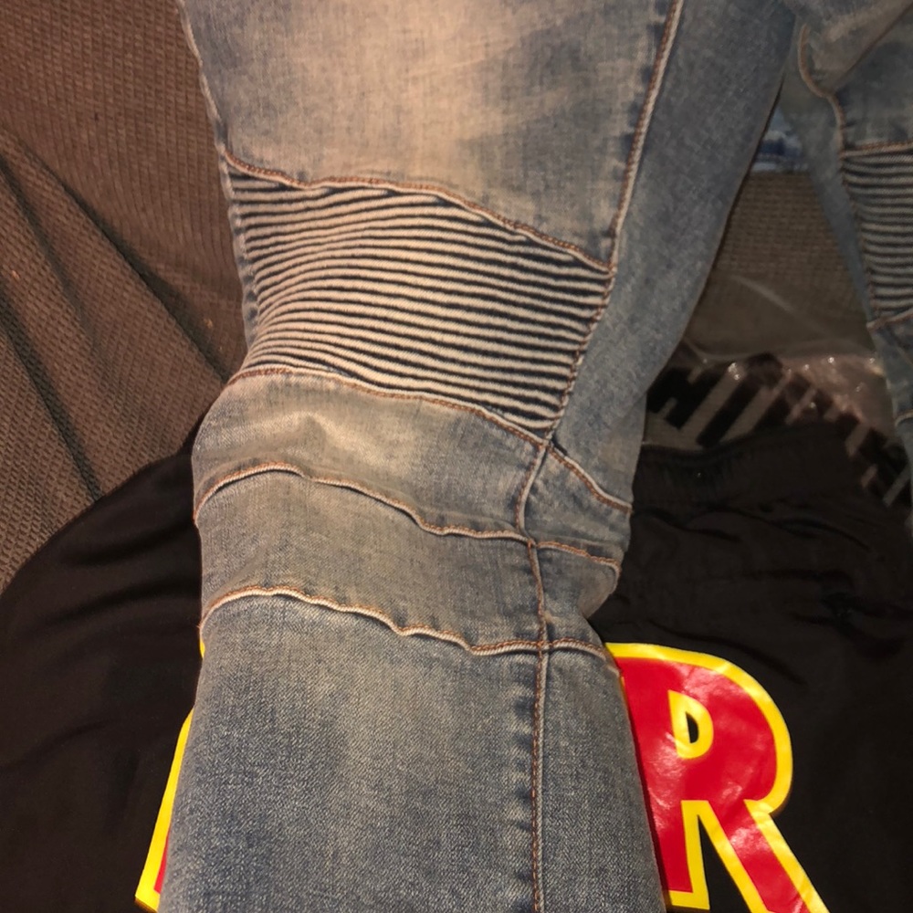 Jeans - Picture 2 of 4